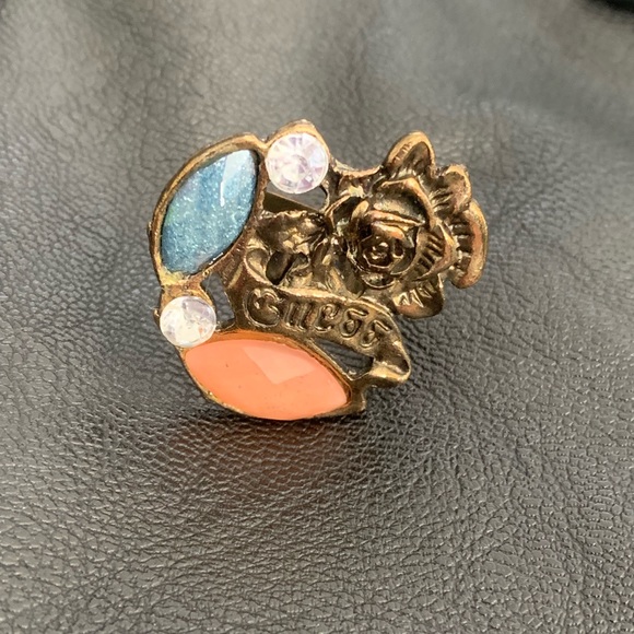Vintage GUESS Ring one size - Picture 2 of 5